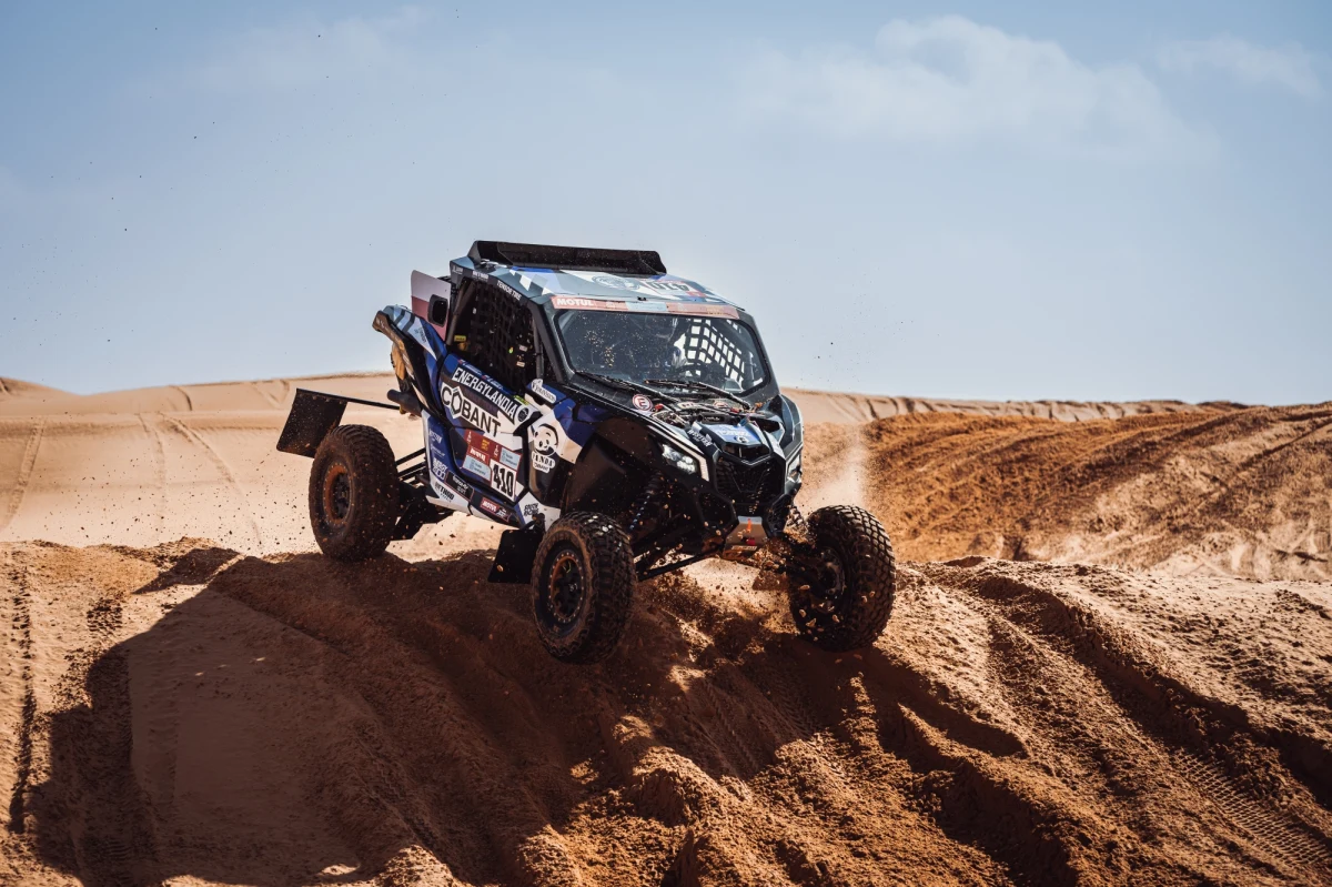 To był znakomity dzień dla polskich ekip w klasie SSV podczas Rajdu Dakar. Triumfowali Marek Goczał i Łukasz Łaskawiec. "Biało-Czerwoni" zajęli całe podium na trzecim etapie.