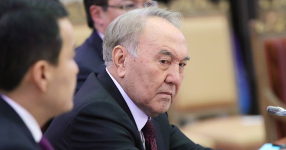 Prezydent Kazachstanu Kasym-Żomart Tokajew obejmie stanowisko szefa Rady Bezpieczeństwa Kraju, na czele której dotychczas stał były prezydent Nursułtan Nazarbajew. Od kilku dni w kraju trwają protesty, które zaczęły się w reakcji na wzrost cen gazu, a obecnie przybrały także antyrządowy odcień. Do dymisji podał się dotychczasowy rząd.