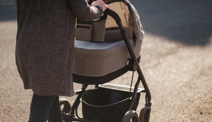 Pijana matka opiekowała się córką. Kobieta miała trzy promile