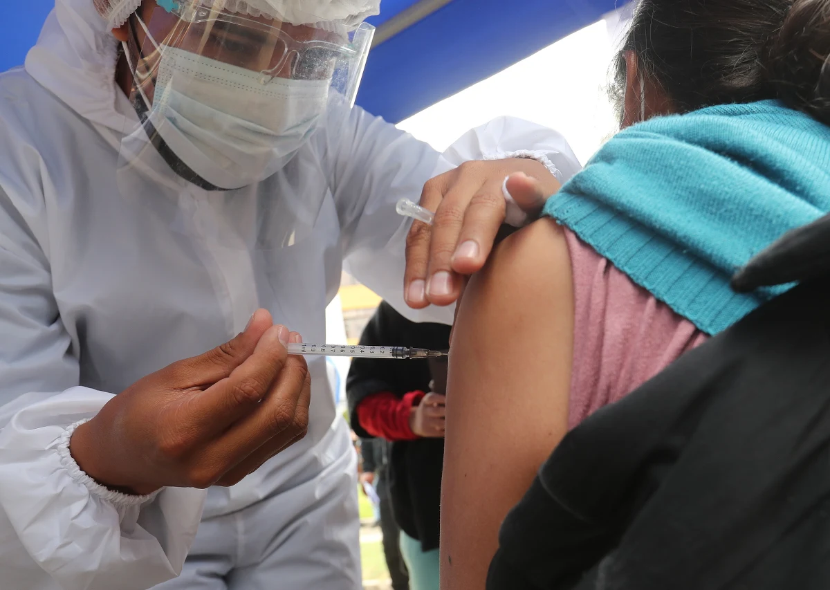 W nocy ze środy na czwartek zmieniają się zasady wjazdu do Irlandii. Zaszczepieni na Covid-19 będą mieli łatwiej. 