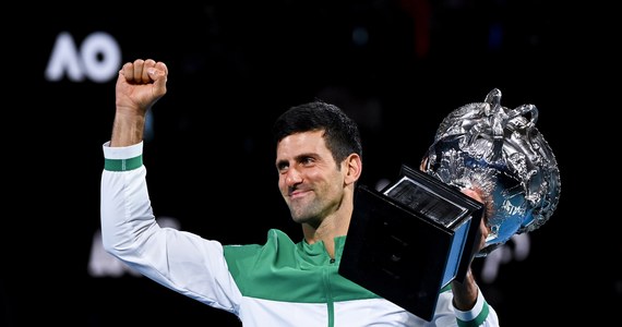 Novak Djokovic najprawdopodobniej nie wystąpi w wielkoszlemowym turnieju Australian Open. Po spędzeniu nocy na lotnisku w Melbourne serbski tenisista nie otrzymał wizy wjazdowej z powodu braku obowiązkowego szczepienia przeciwko Covid-19 i ma zostać deportowany.