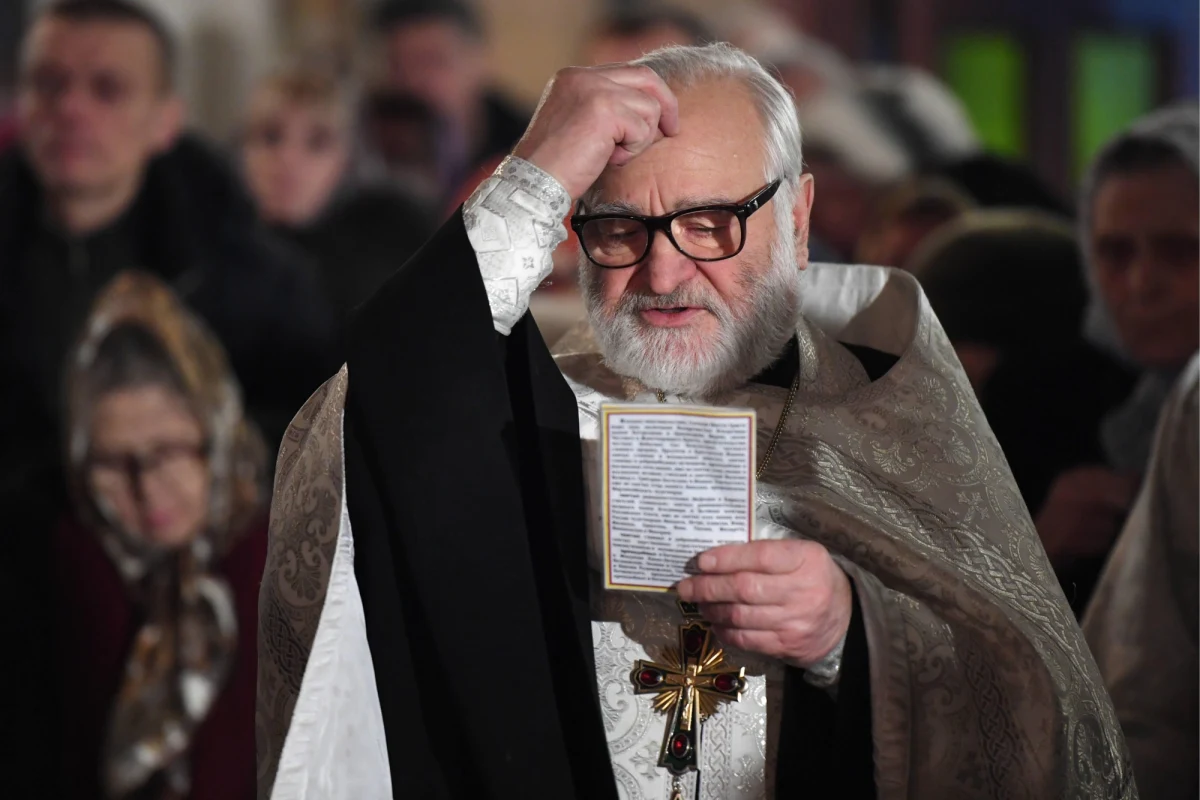 Prawosławni i wierni innych obrządków wschodnich, m.in. grekokatolicy i staroobrzędowcy, obchodzić będą w czwartek wigilię świąt Bożego Narodzenia według kalendarza juliańskiego, czyli według tzw. starego stylu. Przypada ona trzynaście dni po Wigilii u katolików, czyli 6 stycznia w kalendarzu gregoriańskim.