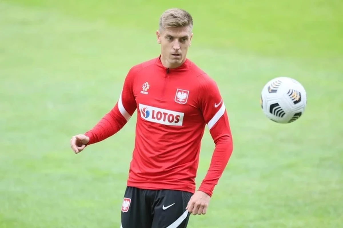 Krzysztof Piątek wraca do Włoch, zamieniając Herthę Berlin na Fiorentinę. Napastnik reprezentacji Polski stawił się już na testach medycznych we Florencji przed podpisaniem umowy z nowym klubem, do którego ma być wypożyczony.