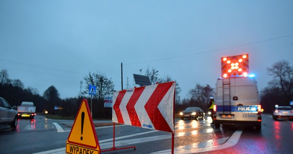 W nocy z czwartku na piątek rozpogodzi się, ale na wschodzie kraju po opadach deszczu ze śniegiem i mokrego śniegu pojawi się oblodzenie – przekazał w czwartek dyżurny synoptyk Instytutu Meteorologii i Gospodarki Wodnej Michał Ogrodnik.