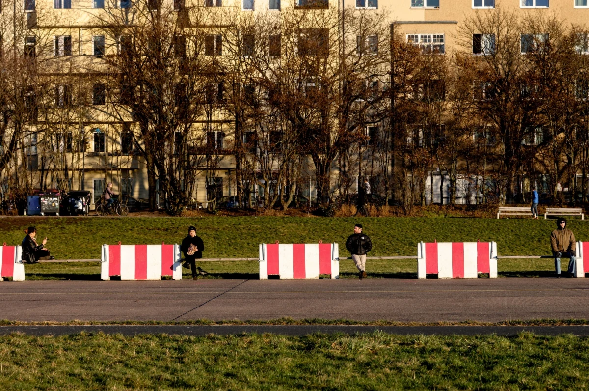 Według wstępnych szacunków, ceny konsumpcyjne w grudniu były w Niemczech o 5,3 proc. wyższe niż w tym samym miesiącu ubiegłego roku - podał w czwartek Federalny Urząd Statystyczny. W listopadzie inflacja wyniosła 5,2 procent.