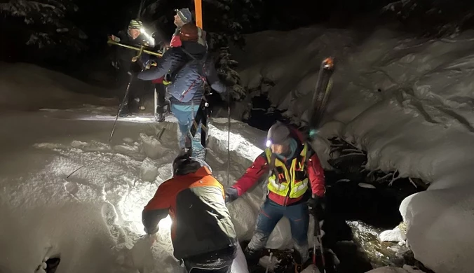 Tatry. Nocna akcja TOPR. Trzyosobowa rodzina utknęła na grani