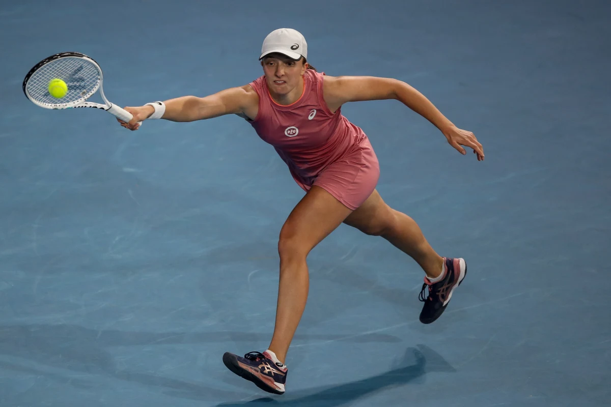 Iga Świątek awansowała do półfinału turnieju WTA w Adelajdzie. Polska tenisistka wygrała z Białorusinką Wiktorią Azarenką 6:3, 2:6, 6:1. Jej kolejną rywalką będzie w sobotę (godz. 9:30) liderka światowego rankingu Australijka Ashleigh Barty.