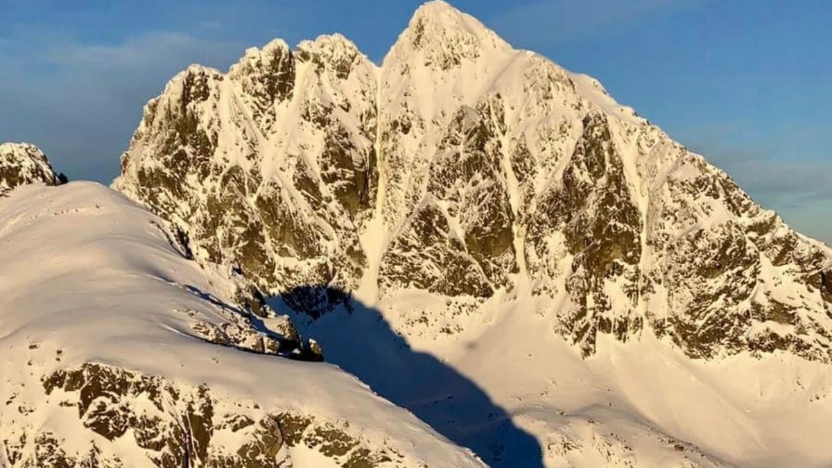 W Tatrach panują bardzo trudne warunki turystyczne. Tylko w piątek ratownicy TOPR udzielali pomocy 11 osobom, w tym sześciokrotnie w akcjach użyto śmigłowiec – poinformował ratownik dyżurny.