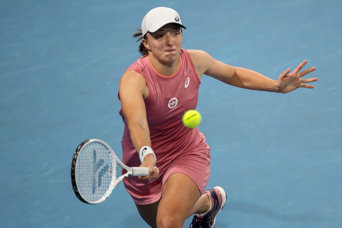 Iga Świątek na półfinale zakończyła udział w turnieju WTA w Adelajdzie (pula nagród 703,5 tys. dol.), swoim pierwszym tegorocznym starcie. Rozstawiona z numerem piątym tenisistka przegrała z liderką światowego rankingu Australijką Ashleigh Barty 2:6, 4:6.
