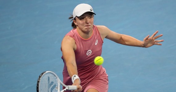 Iga Świątek na półfinale zakończyła udział w turnieju WTA w Adelajdzie (pula nagród 703,5 tys. dol.), swoim pierwszym tegorocznym starcie. Rozstawiona z numerem piątym tenisistka przegrała z liderką światowego rankingu Australijką Ashleigh Barty 2:6, 4:6.