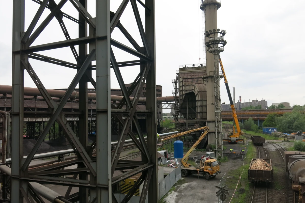 To będzie historyczna zmiana jednego z symboli Krakowa. Część terenu huty im. Tadeusza Sendzimira - czyli byłej huty im. Lenina - przechodzi na własność miasta. Zaczęto już przejmować pierwsze budynki i hale produkcyjne. To ponad 900 hektarów. 