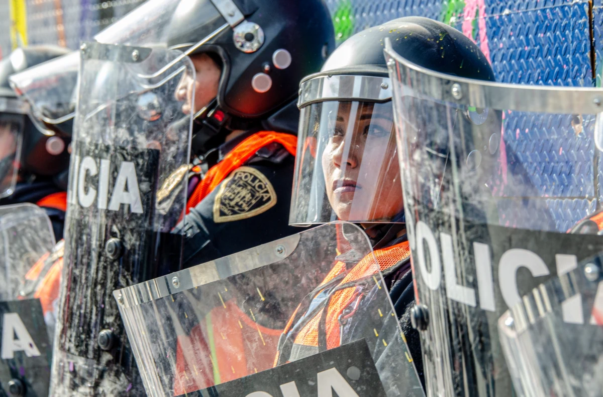 Co najmniej 56 osadzonych w meksykańskim więzieniu zostało rannych w rezultacie aktów przemocy, do których doszło podczas prób wymuszania pieniędzy i porachunków gangów - poinformowały władze.