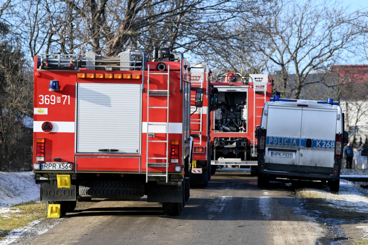 83-letnia kobieta zginęła w niedzielę w pożarze domu jednorodzinnego w Ujkowicach koło Przemyśla (Podkarpackie) – poinformował dyżurny przemyskiej straży pożarnej Arkadiusz Binko.