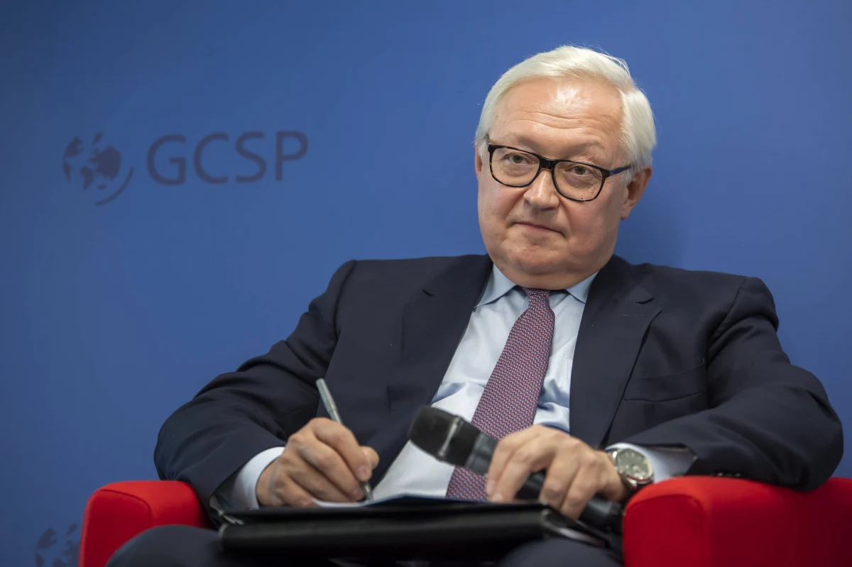 Wiceminister spraw zagranicznych Rosji Siergiej Riabkow ocenił po niedzielnym spotkaniu w Genewie z zastępczynią sekretarza stanu USA Wendy Sherman, że ich rozmowa była złożona, ale rzeczowa - podaje Reuters, powołując się na rosyjskie agencje.