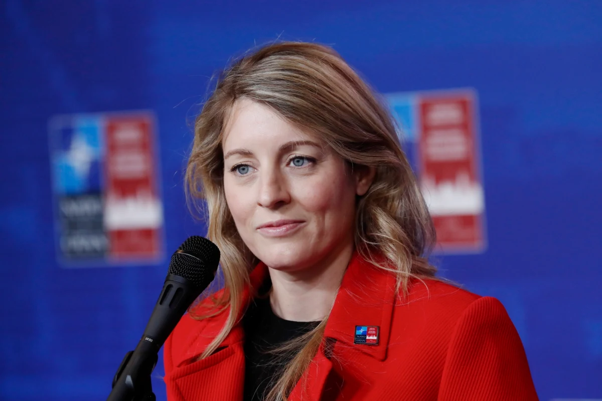 Minister spraw zagranicznych Kanady Melanie Joly nie wyklucza sprzedaży broni ukraińskiej armii przez jej kraj. W telewizyjnym wywiadzie podkreśliła, że trwają rozmowy z Kijowem, a Kanada nieustannie wzywa Rosję do deeskalacji sytuacji.