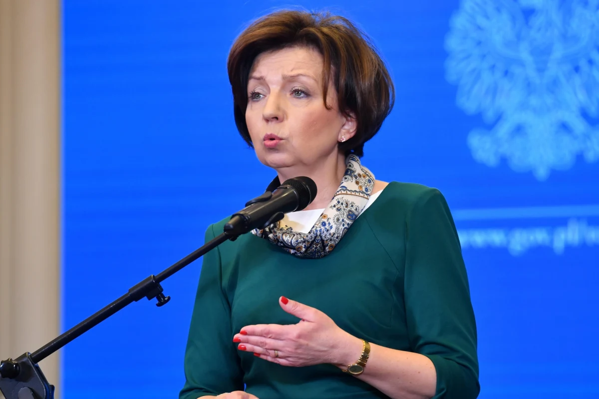 Od stycznia uprawnieni do tego rodzice i opiekunowie mogą składać wnioski o świadczenie w ramach programu Rodzinny Kapitał Opiekuńczy. ​W pierwszych kilku dniach od wejścia w życie przepisów jedna czwarta rodziców i opiekunów złożyła już wnioski - mówi w tygodniku "Sieci" szefowa MRiPS Marlena Maląg.