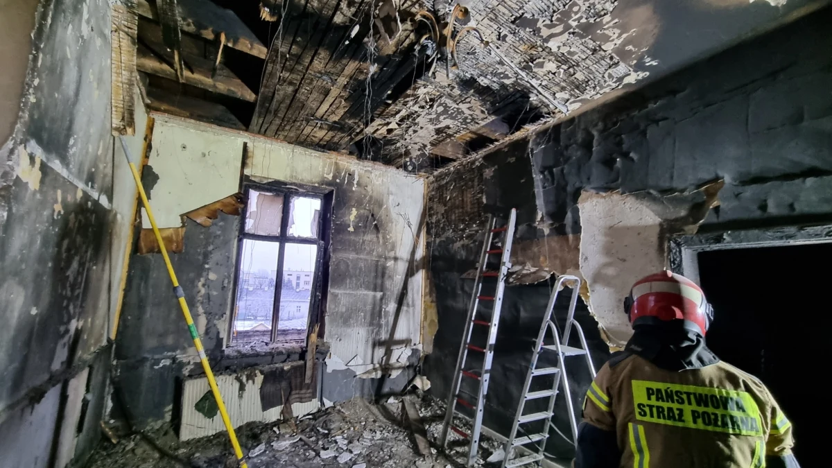 W kamienicy przy ulicy Smolki w Przemyślu na Podkarpaciu wybuchł ogień. Ewakuowano 15 osób. 