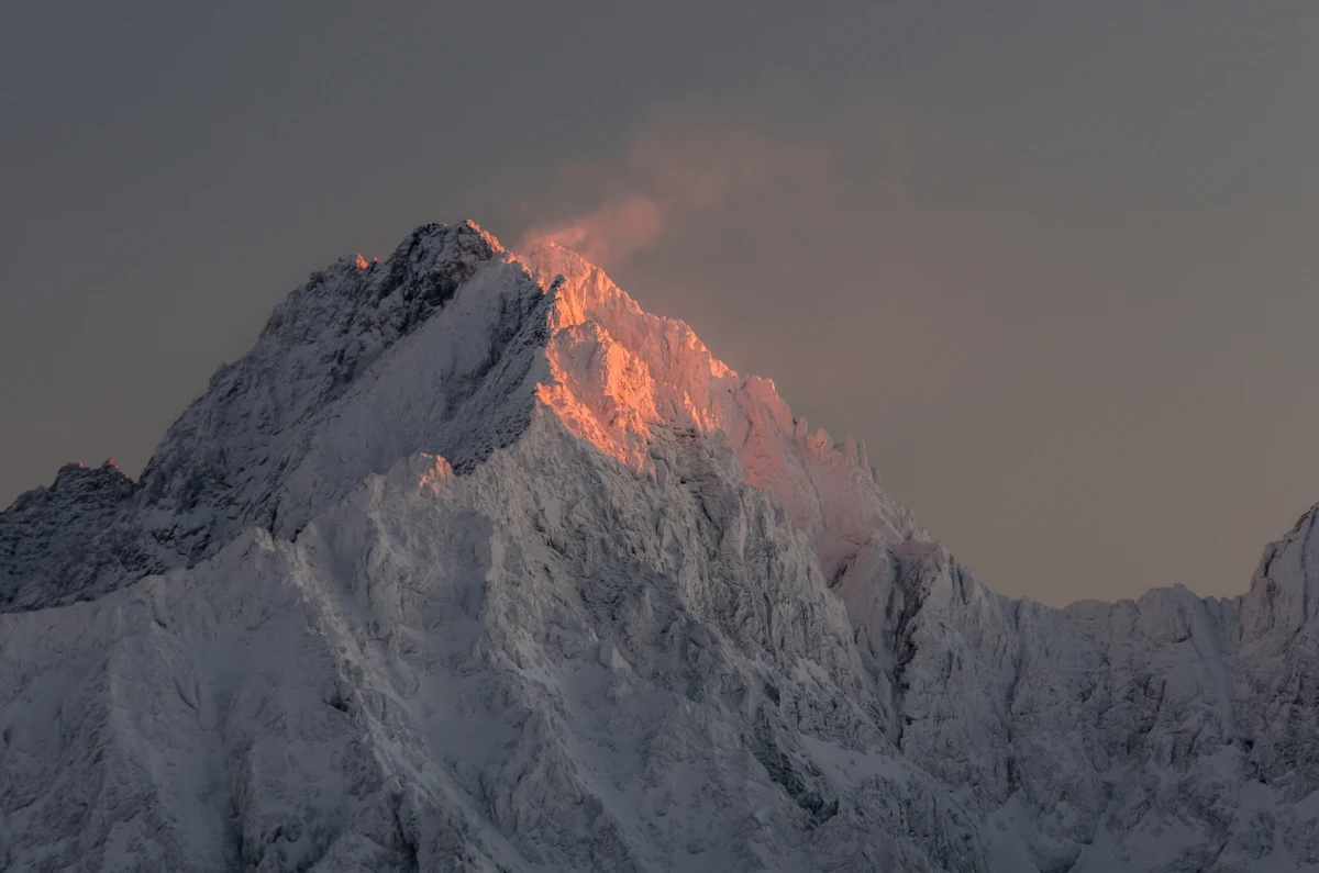 Jutro w słowackim Popradzie odbędzie się sekcja zwłok trzech Polaków, taterników, znalezionych wczoraj w rejonie Gerlacha – ustaliła nieoficjalnie PAP w słowacko-polskim źródle. ​Sprawę badają słowacka policja i prokuratura. 