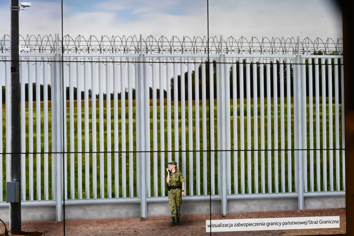 Około 25 stycznia mają zostać oddane place budowy, na których wykonawcy rozpoczną pracę. Z kolei do końca bieżącego tygodnia straż graniczna czeka na dokumentację techniczną od wykonawców pierwszych odcinków zapory na granicy z Białorusią - poinformowała PAP rzeczniczka straży granicznej por. Anna Michalska.