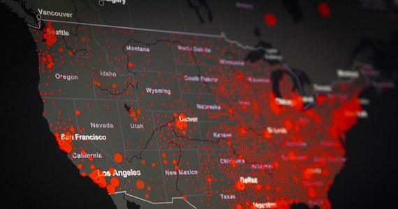 W Stanach Zjednoczonych stwierdzono wczoraj 1,13 mln nowych zakażeń koronawirusem, co jest najwyższym na świecie dobowym przyrostem liczby infekcji od początku pandemii - pisze agencja Reutera.