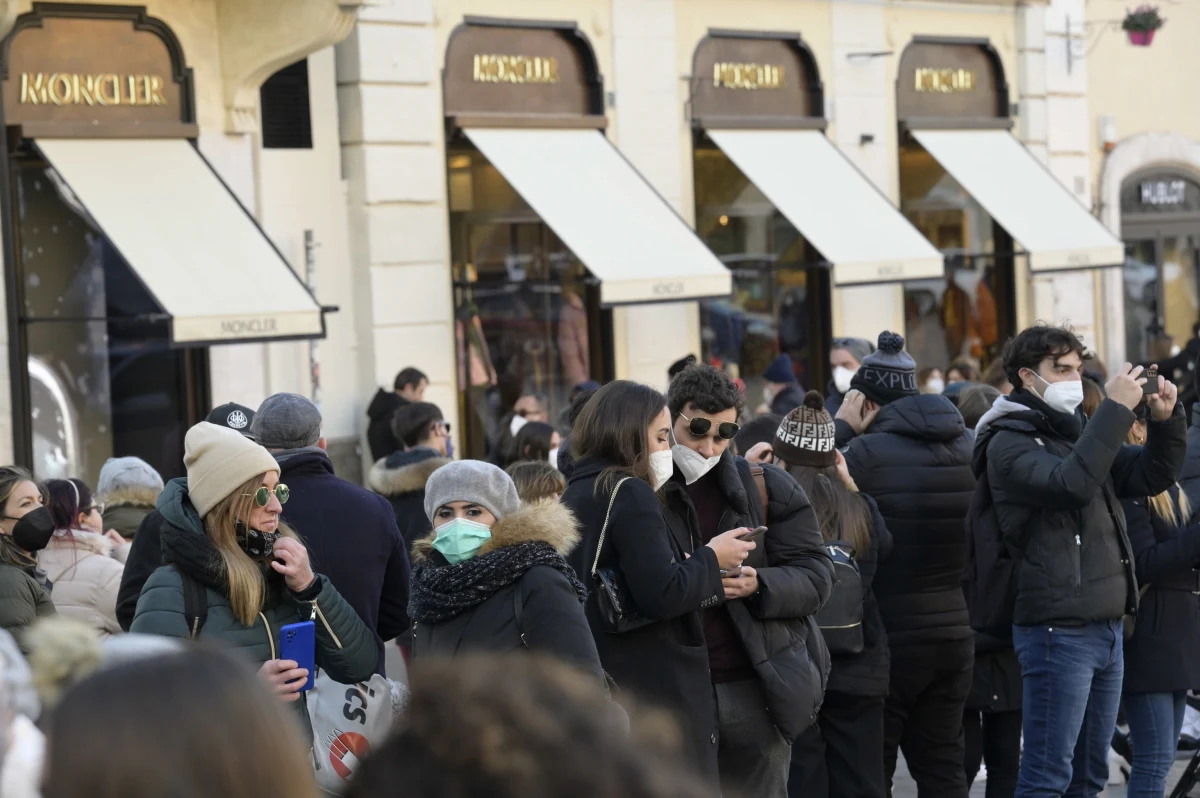 Ponad połowa populacji Europejczyków zarazi się w przeciągu 6 do 8 najbliższych tygodni nowym wariantem koronawrusa – Omikronem. Takie wyliczenia przedstawia Światowa Organizacja Zdrowia. 