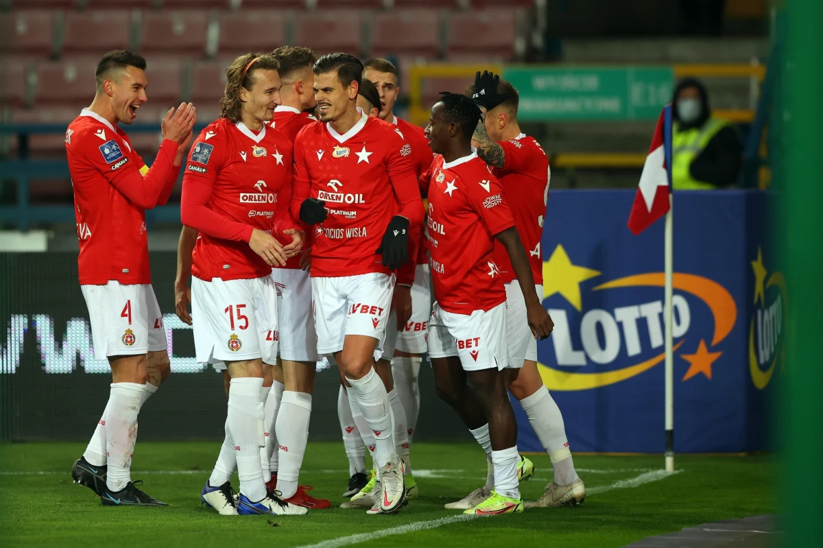 Hiszpański napastnik Luis Fernandez został nowym piłkarzem Wisły - poinformował krakowski klub.