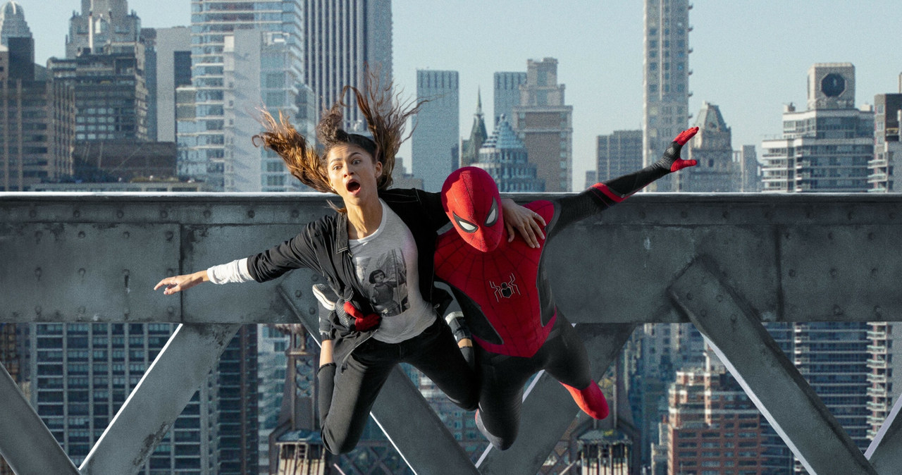 Jeśli twórcy i fani filmu "Spider-Man: Bez drogi do domu" liczyli na to, że produkcja rozbije bank w trakcie gali rozdania nagród BAFTA, to srogo się pomylili. Jak się okazuje dzieło Jona Wattsa nie będzie miało szans na żadną statuetkę. Nowa odsłona przygód Człowieka-Pająka nie trafiła bowiem na specjalny portal streamingowy, do którego wgląd mają osoby decydujące o przyznaniu nagród BAFTA. Czas na umieszczenie tam filmów minął 4 stycznia, a produkcje, które się tam do tej pory nie znalazły, nie będą brane pod uwagę podczas w procesie wyłaniania laureatów. 