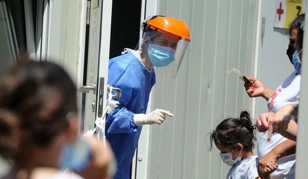 Bank Światowy poinformował we wtorek w półrocznym raporcie na temat perspektyw światowego rozwoju, że w 2022 roku wariant Omikron koronawirusa może sprawić, że wzrost globalnej gospodarki wyniesie 4,1 proc. lub mniej, a nie jak zakładano 5,5 proc.