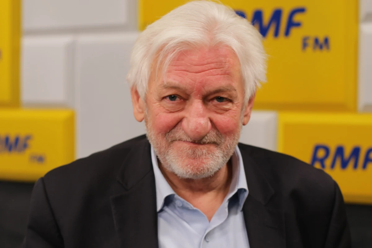 „Prawda jest niesłychanie prozaiczna. Tekst ja napisałem w niedzielę rano. O siódmej wsiadłem do samochodu i wracałem z urlopu. Zajęło to kilkadziesiąt godzin, bo daleko, a potem trwała dyskusja nad cyzelowaniem słów” – tak prof. Andrzej Horban w Porannej rozmowie w RMF FM odpowiedział na pytanie o doniesienia wskazujące, że nie chciał opublikowania stanowiska Rady Medycznej przy premierze w sprawie słów małopolskiej kurator oświaty o szczepieniach. Stanowisko zostało opublikowane w poniedziałek. Rada twierdzi w nim, że „negowanie wartości szczepień przeciw Covid-19 jest niedopuszczalne i winno skutkować utratą stanowisk publicznych”. „Podtrzymujemy tę opinię, to jest jasne i klarowne, ponieważ szczepienia mają podstawową rolę w zapobieganiu nieszczęściu, jaką jest choroba i śmierć (…). Jeżeli ktoś wypowiada się o szczepieniach negatywnie, to zaczyna podważać politykę państwa. Osoba taka nie powinna pełnić funkcji publicznych. To jasna opinia Rady” – zaznaczył.