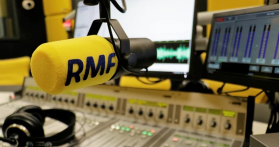 Radio RMF FM po raz kolejny zajęło pierwsze miejsce w rankingu najbardziej opiniotwórczych radiostacji - wynika z najnowszego raportu Instytutu Monitorowania Mediów "Najbardziej opiniotwórcze media w Polsce". W rankingu głównym za grudzień 2021 r. RMF FM zajęło trzecie miejsce. 