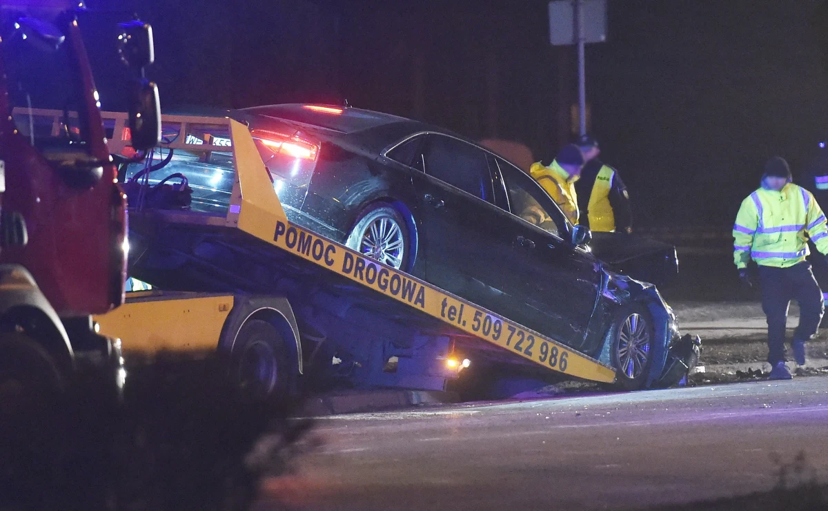 Jest wniosek o ponowne przesłuchanie funkcjonariuszy Służby Ochrony Państwa, którzy zeznawali w sprawie wypadku drogowego Beaty Szydło w Oświęcimiu - dowiedział się Onet. To rezultat wywiadu byłego oficera, który w rozmowie z "Gazetą Wyborczą" powiedział, że w tej sprawie składał fałszywe zeznania.