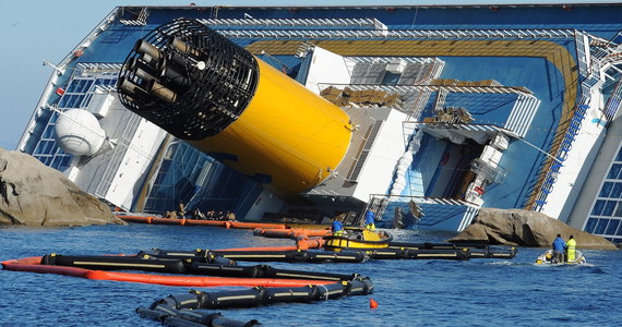 10 lat temu u wybrzeży włoskiej wyspy Giglio rozbił się wycieczkowiec Costa Concordia, na którego pokładzie było ponad 4 tys. osób. 32 osoby zginęły, a ponad 60 zostało rannych. Do niechlubnej historii przeszło tchórzliwe zachowanie kapitana jednostki Francesco Schettino, który szybko opuścił pokład, z czego później kuriozalnie się tłumaczył. 