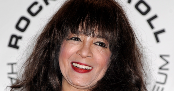 W wieku 78 lat zmarła Ronnie Spector, liderka popularnej w latach 60. amerykańskiej żeńskiej grupy The Ronettes. Wylansowała takie przeboje jak "Be My Baby", "Baby I Love You" i "Walkin' in the Rain". 