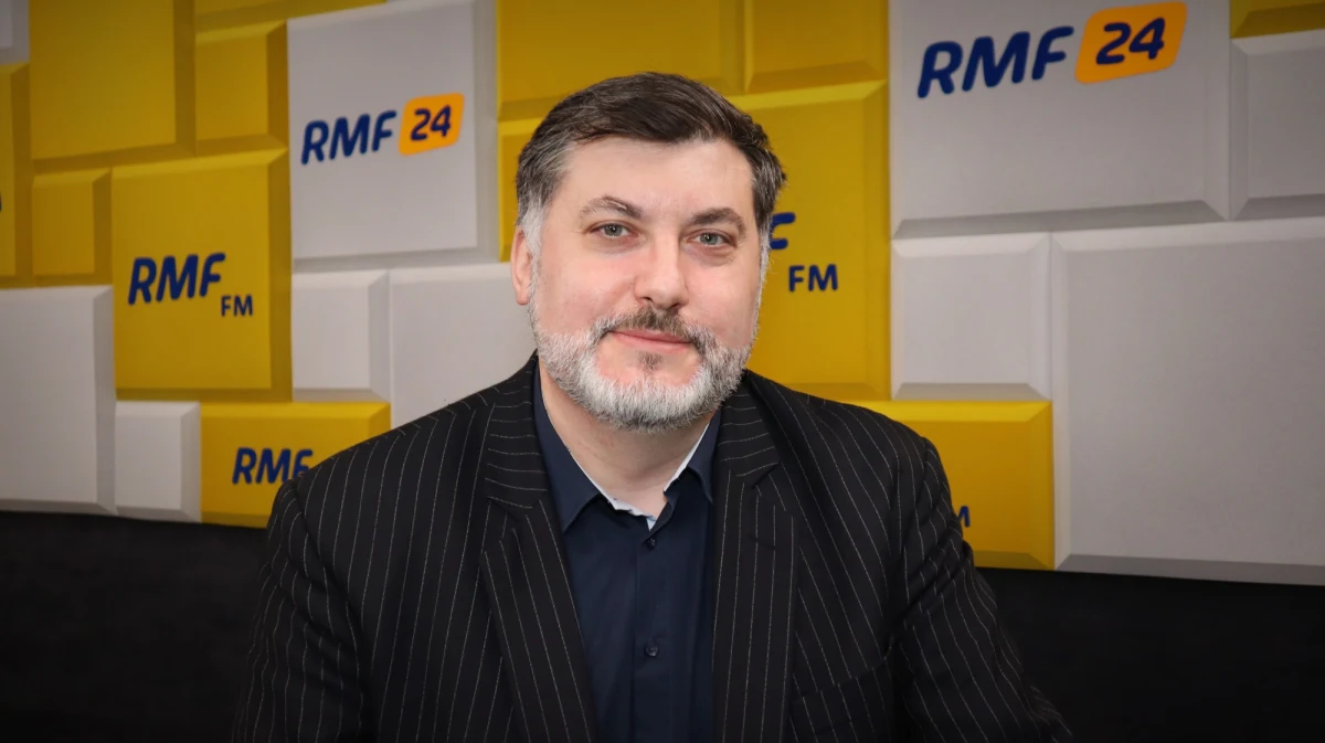 "Mam konto na Facebooku - jeszcze. Jest shadow ban na tym koncie, od września. Jeszcze mi nie zlikwidowali konta, ale dostałem ostrzeżenie, widzi mnie dotychczasowa jedna czwarta tych, którzy mnie wcześniej widzieli" - tak poseł Konfederacji Artur Dziambor komentował w Porannej rozmowie w RMF FM zlikwidowanie przez Facebooka kont Konfederacji i koła parlamentarnego tej partii. Robert Mazurek dopytywał swojego gościa o projekt ustawy, który chce złożyć Konfederacja. Zakłada on, że PKW mogłaby nałożyć karę do 50 mln zł na media społecznościowe, które likwidują konta lub cenzurują je. "Chodzi o to, żeby uporządkować rynek społecznościówek, które funkcjonują ponad prawem w Polsce, nie mają tego po prostu uporządkowanego" - tłumaczył Dziambor.