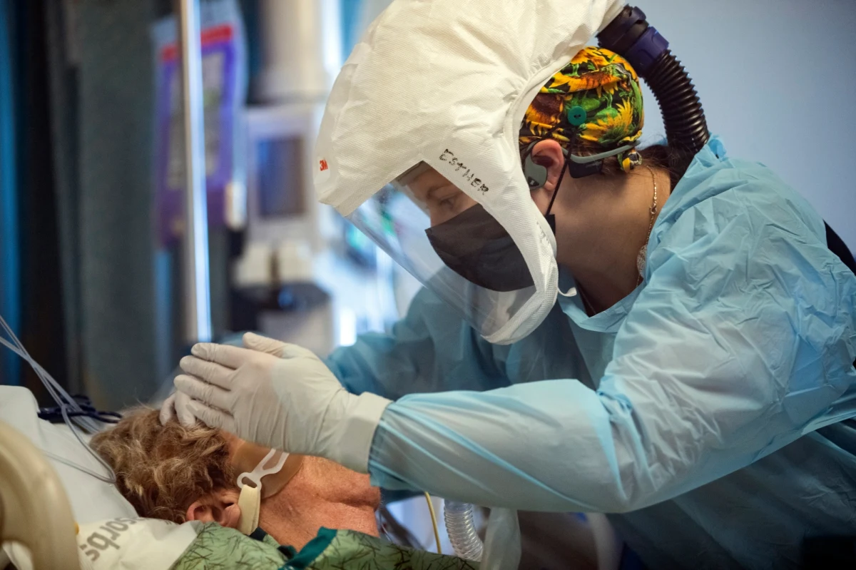 "Czujemy się sfrustrowani. Rada Medyczna jest na zakręcie" - przyznaje w rozmowie z dziennikarzem RMF FM profesor Krzysztof Tomasiewicz, jeden z ekspertów Rady, która w sprawach pandemii doradza premierowi. 