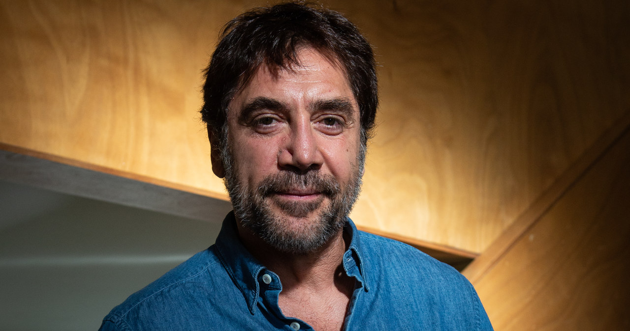 Javier Bardem to utalentowany hiszpański aktor, który już wkrótce może cieszyć się z drugiej statuetki złotego rycerzyka. Gwiazdor został bowiem nominowany do Oscara w kategorii "najlepszy aktor pierwszoplanowy" za rolę w filmie "Being the Ricardos" . Tuż przed wielką oscarową galą przypominamy sylwetkę lubianego aktora. 