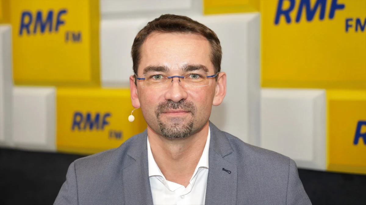 „To są oczywiście tajemnice handlowe, natomiast to nie jest nawet blisko prawdy. Kwota nie jest taka” – tak na pytanie o to, czy prawdą jest, że nowy selekcjoner reprezentacji Polski siatkarzy Nikola Grbić będzie zarabiał 130 tysięcy euro rocznie, odpowiedział w Popołudniowej rozmowie w RMF FM Sebastian Świderski. 
