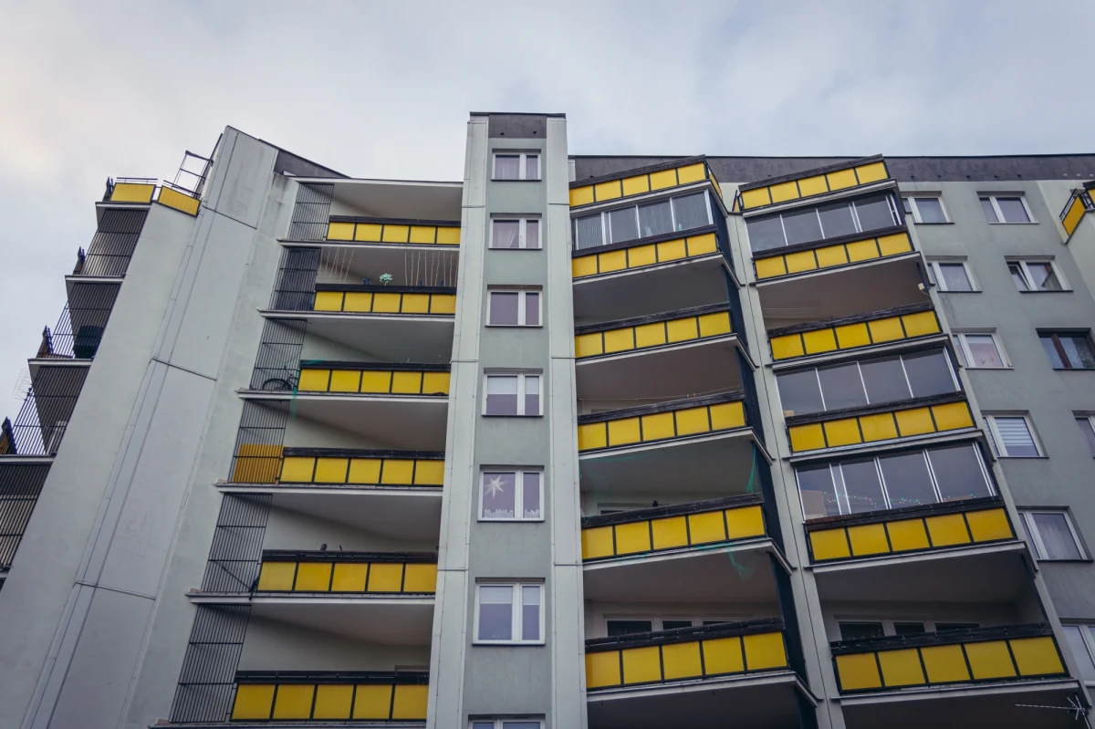 Duża awaria ciepłownicza w Warszawie. Bez ogrzewania jest nawet kilka tysięcy mieszkańców Gocławia.