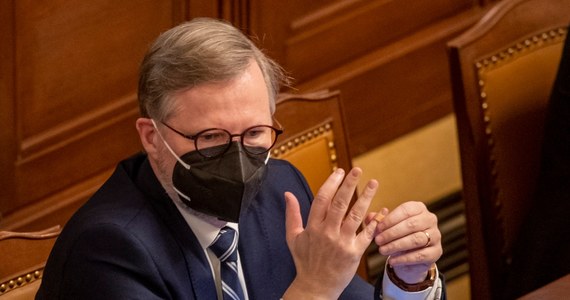 Premier Czech Petr Fiala powiedział w czwartek na konferencji prasowej z przewodniczącym Rady Europejskiej Charles'em Michelem, że współpraca Polski, Czech, Słowacji i Węgier w ramach Grupy Wyszehradzkiej (V4) nie może być jedyną. Czechy chcą blisko współpracować także z innymi krajami UE - podkreślił.