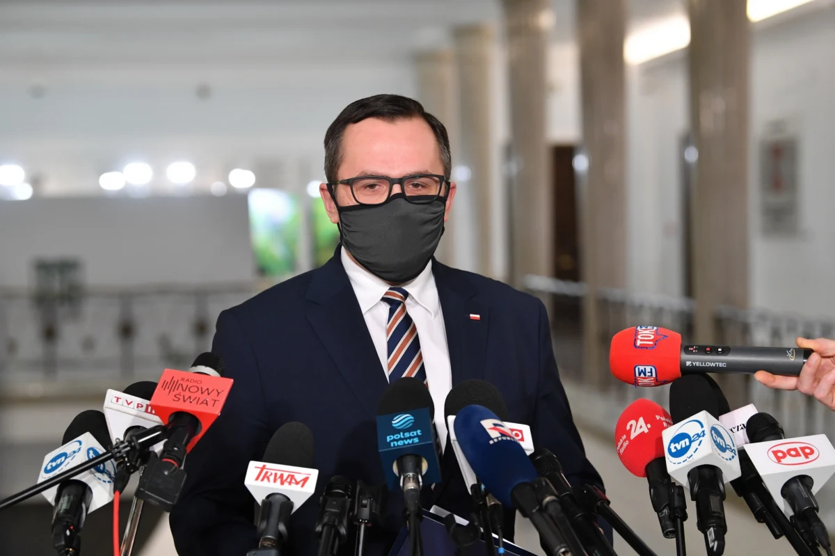 "Wydatki poniesione przez spółkę Centralny Port Komunikacyjny były racjonalne i adekwatne do stopnia zaawansowania inwestycji" - powiedział pełnomocnik rządu ds. CPK Marcin Horała odnosząc się do raportu Najwyższej Izby Kontroli. "Nie wiadomo, ile dokładnie budowa będzie kosztować" - wskazuje NIK. Horała potrzymał też deklarację, że pierwszy samolot odleci z CPK w 2027 roku.