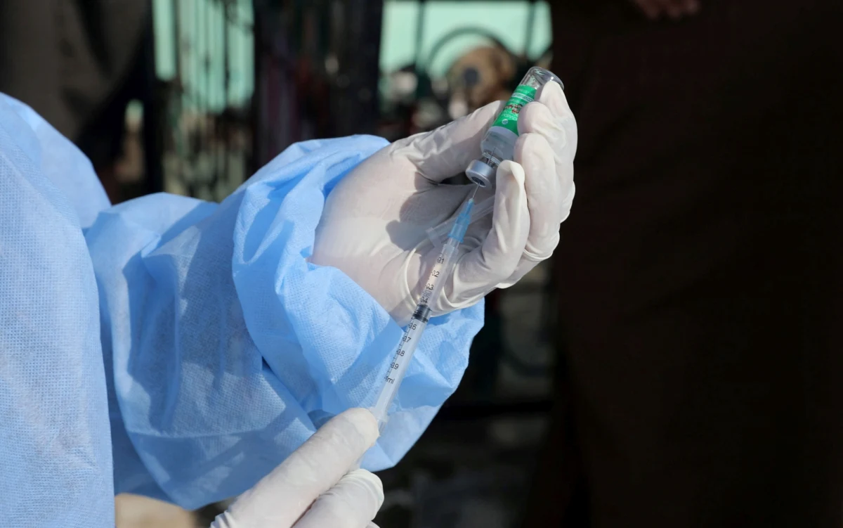 Ubogie kraje w grudniu odmówiły przyjęcia około 100 milionów dawek szczepionki przeciwko Covid-19, ponieważ zbliżał się termin ich przydatności - poinformował w czwartek Fundusz Narodów Zjednoczonych Pomocy Dzieciom (UNICEF).