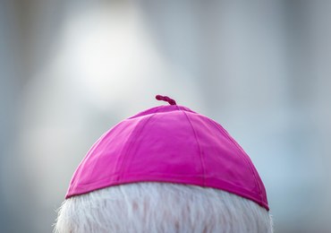 Sąd uniewinnił biskupa oskarżonego o gwałty na zakonnicy