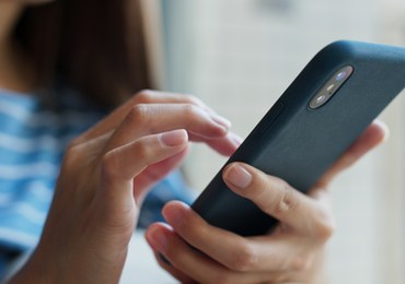 Skanowanie treści SMS-ów nowym pomysłem rządu na walkę z oszustami