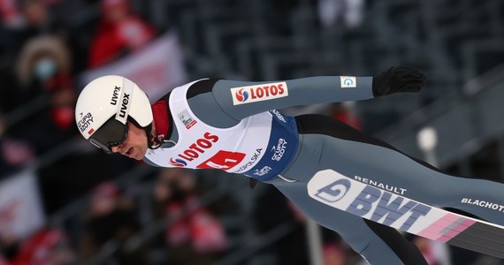 Polska zajęła szóste miejsce w drużynowym konkursie Pucharu Świata w skokach narciarskich w Zakopanem. Zwyciężyła Słowenia, drugie miejsce zajęły Niemcy, a trzecie Japonia.