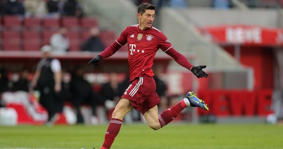Piłkarz Bayernu Monachium Robert Lewandowski zdobył kolejne trzy gole w niemieckiej ekstraklasie, a jego klub pokonał FC Koeln 4:0 w 19. kolejce. Polak jako drugi w historii, po Gerdzie Muellerze, osiągnął granicę 300 trafień w Bundeslidze.