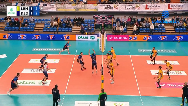 Skrót meczu 16. kolejki PlusLigi LUK Lublin - Grupa Azoty ZAKSA Kędzierzyn Koźle 1:3 (18:25, 25:22, 22:25, 25:27).

LUK Lublin: Nowakowski, Strulak, Wachnik, Filipiak, Romać, Sobala, Pająk, Stajer, Gniecki, Włodarczyk, Peszko
Libero: Gregorowicz, Watten
Trenér: Dariusz Daszkiewicz

Grupa Azoty ZAKSA Kędzierzyn-Koźle: Kłęk, Kaczmarek, Kosian, Rejno, Janusz, Staszewski, Kluth, Kaciczak, Śliwka, Semeniuk, Smith, Kalembka, Kozłowski, Żaliński, Huber
Libero: Staszewski, Banach
Trenér: Gheorghe Cretu
