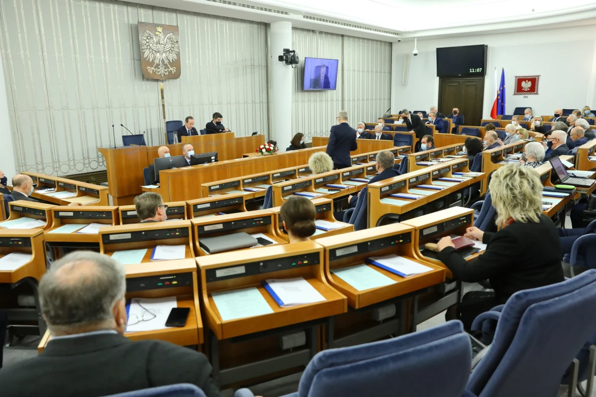 Nadchodzący tydzień w polskiej polityce zdominują zapewne dwa tematy: sztab kryzysowy w Ministerstwie Zdrowia, który został zwołany po tym, jak rozpadła się Rada Medyczna, oraz senacka komisja nadzwyczajna ds. wyjaśnienia okoliczności posługiwania się systemem Pegasus.