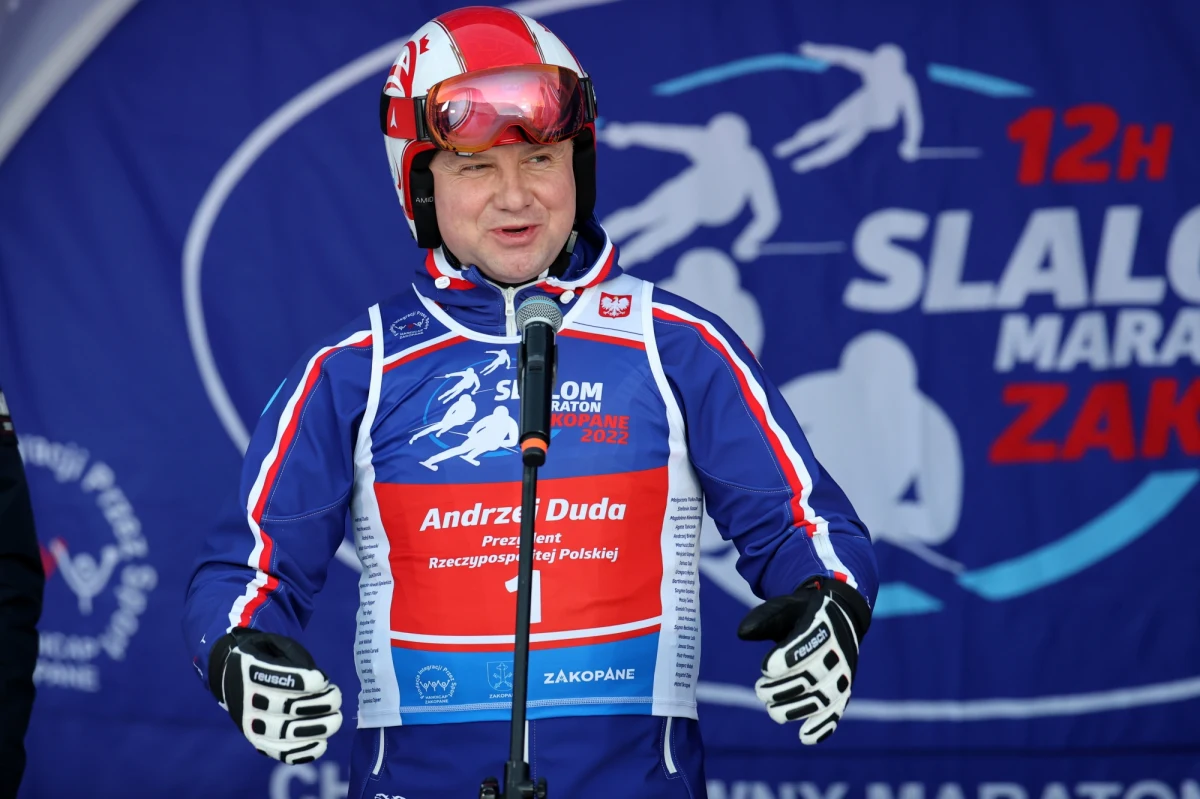 Wszelkie niedopatrzenia Polskiego Ładu trzeba jak najszybciej poprawić - stwierdził prezydent Andrzej Duda. Według niego, jeżeli pojawiają się niepokojące sygnały w sprawie Pegasusa, powinny one zostać wyjaśnione w otwarty sposób.