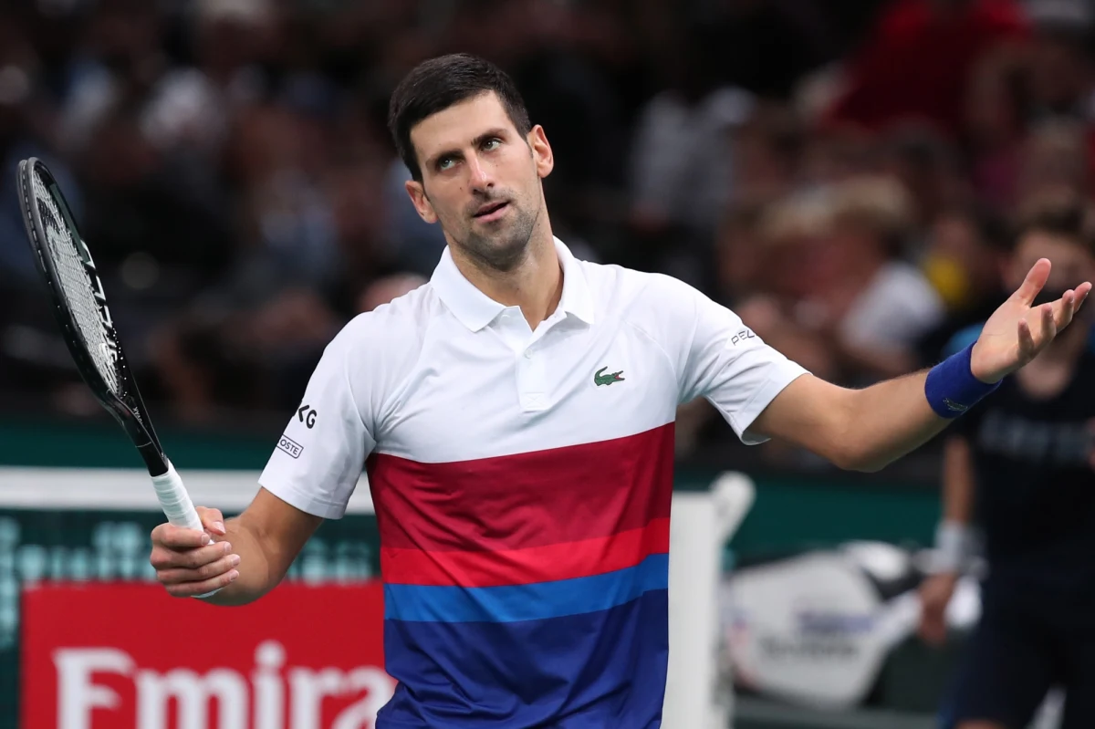 Serbski tenisista Novak Djokovic, któremu unieważniono wizę i nakazano opuszczenie Australii, wylądował w Dubaju. Premier kraju na antypodach Scott Morrison nie wykluczył, że lider światowego rankingu zostanie dopuszczony do udziału w turnieju Australian Open za rok.