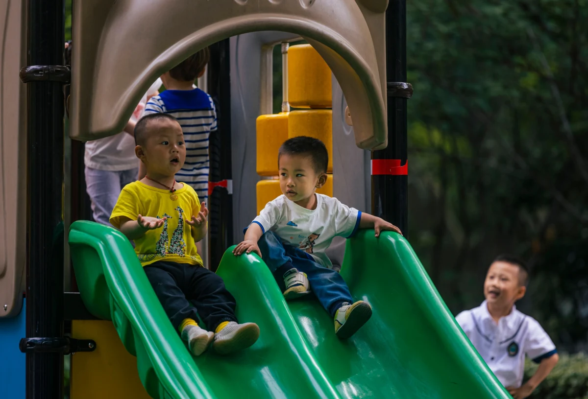 Mimo złagodzenia polityki planowania rodziny w ChRL rodzi się coraz mniej dzieci. Współczynnik urodzeń w Chinach kontynentalnych osiągnął w 2021 roku rekordowo niską wartość 7,52 na 1000 mieszkańców – wynika z ogłoszonych oficjalnych danych.